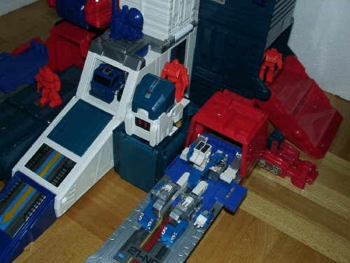 ���`�F�b�g�Ƃ��́A�����S���Z�b�g�̓z��ł�