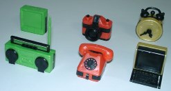 �f�B�t�H�������̃��{�b�g����
TV�A�J�����A���v�A���W�J�Z�A�d�b�A�p�\�R���ɕό`