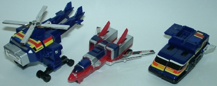 �Ԃ��n�Y�̃W�F�b�g�`�F���W���[1�̎嗃�ɂ킴�킴���b�L�������Ă܂��B
 �w���`�F���W���[2�̎ԗ֓��������̃p�[�c�͗]��ƂȂ�܂��B